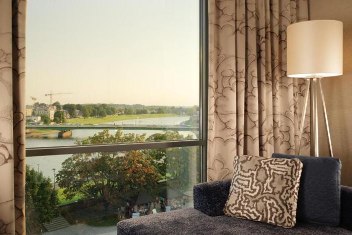 Sheraton Grand Krasków Δωμάτιο φωτογραφία View from a guest room