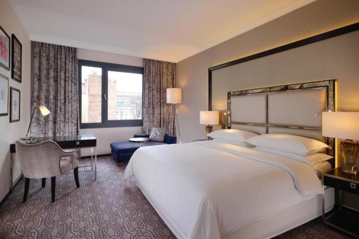 Sheraton Grand Krasków Δωμάτιο φωτογραφία Deluxe room