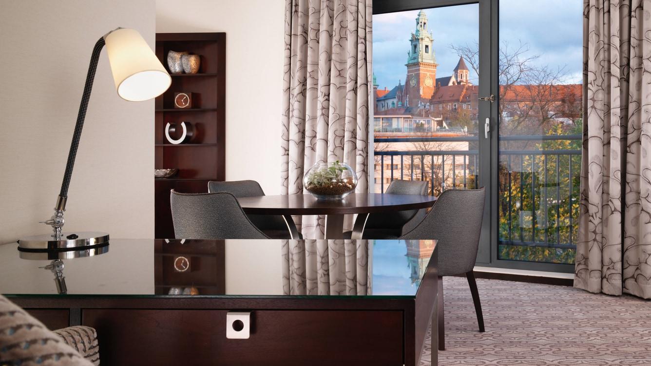 Sheraton Grand Krasków Εξωτερικό φωτογραφία A typical apartment interior