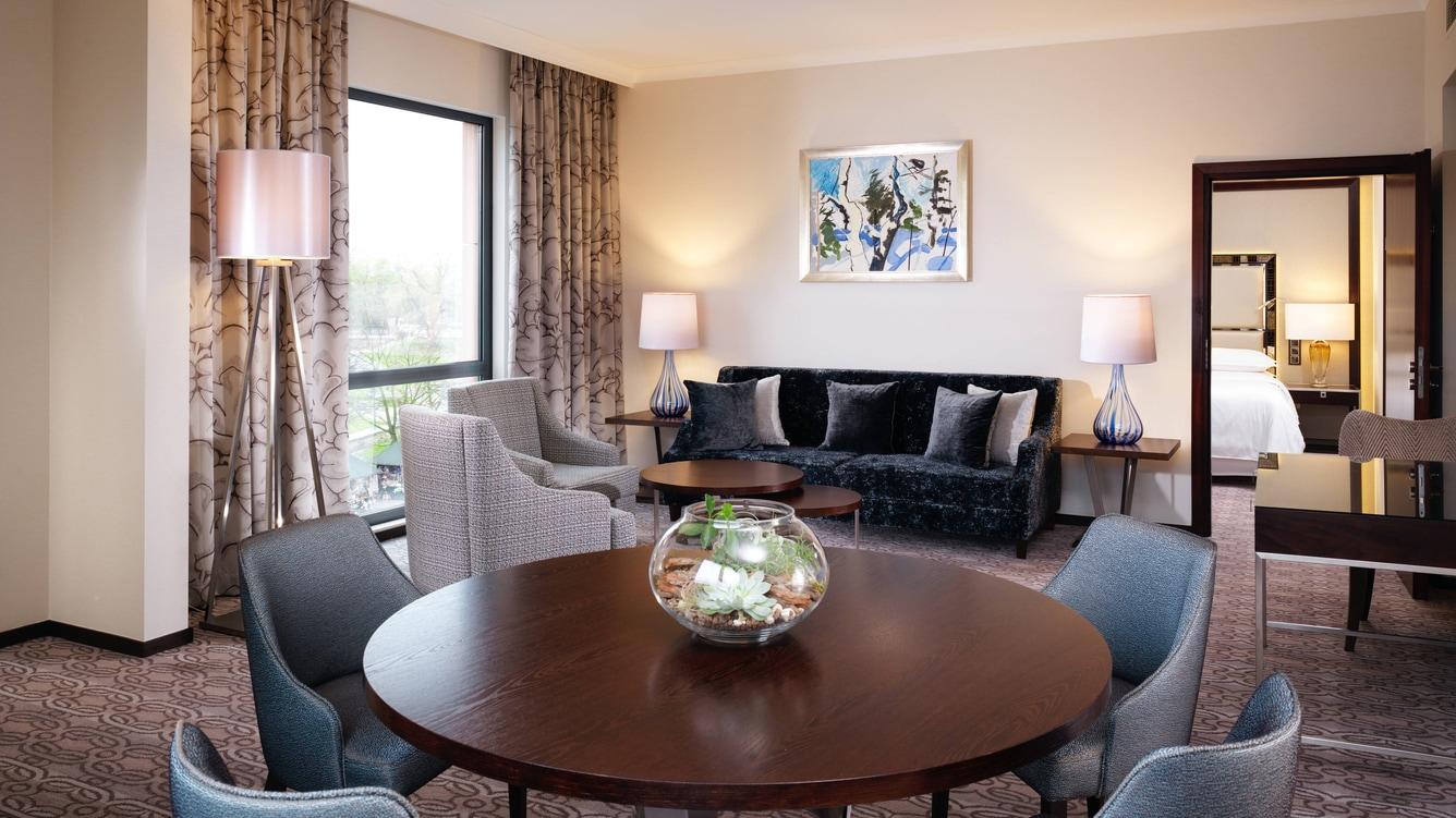 Sheraton Grand Krasków Εξωτερικό φωτογραφία Suite at the InterContinental Budapest