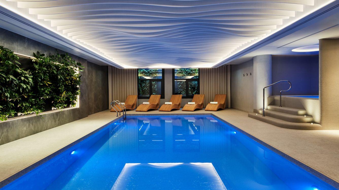 Sheraton Grand Krasków Εξωτερικό φωτογραφία The pool at the Mandarin Oriental