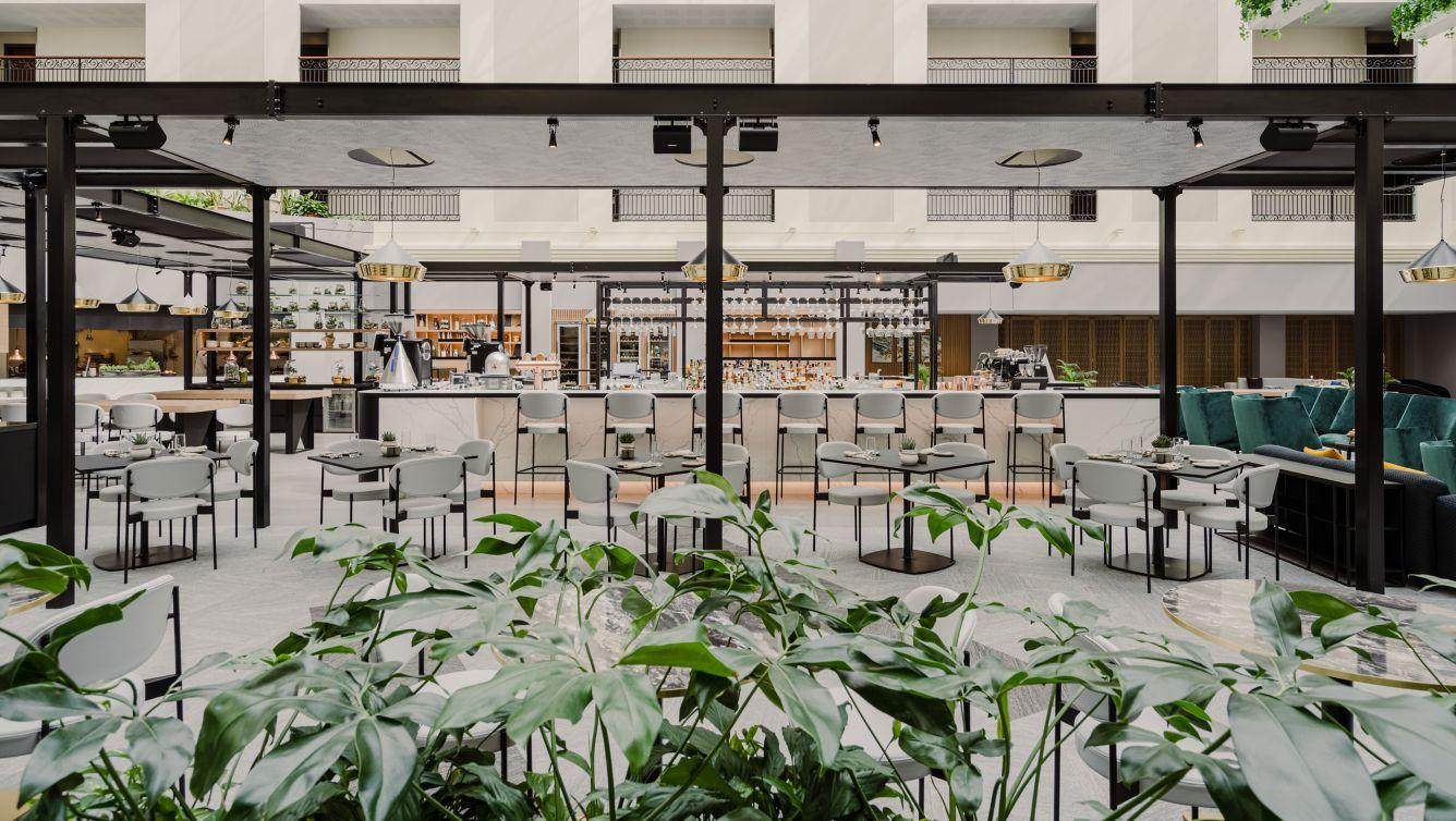 Sheraton Grand Krasków Εξωτερικό φωτογραφία The restaurant in 2019