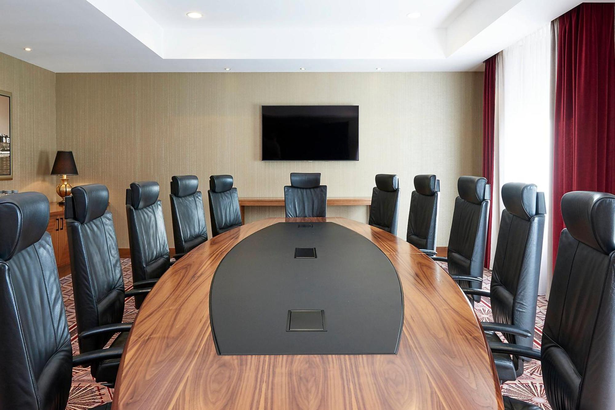 Sheraton Grand Krasków Εξωτερικό φωτογραφία Boardroom at the hotel