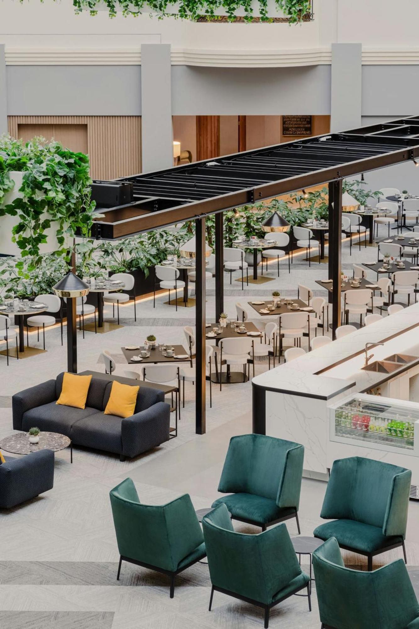 Sheraton Grand Krasków Εξωτερικό φωτογραφία The lounge at the airport